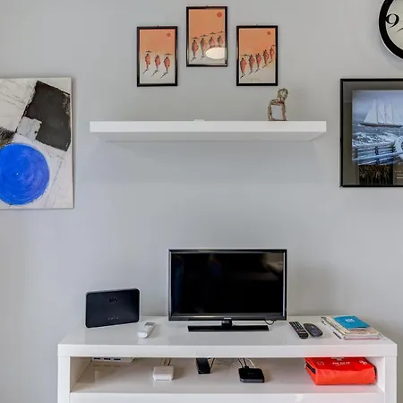 Moderno Monolocale E Terrazzo 10 Min Dal Centro *